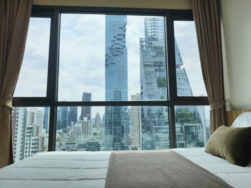 For rent: The Address Sathorn, high-floor unit with high-quality built-in furniture. Book now before it's too late!