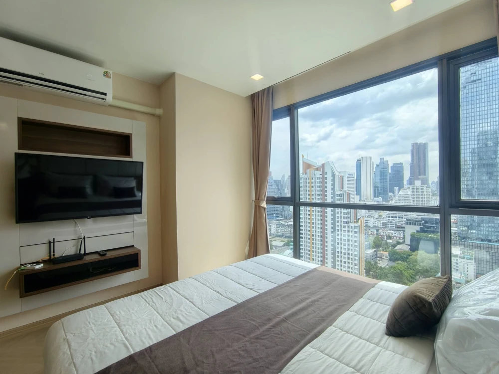 For rent: The Address Sathorn, high-floor unit with high-quality built-in furniture. Book now before it's too late!