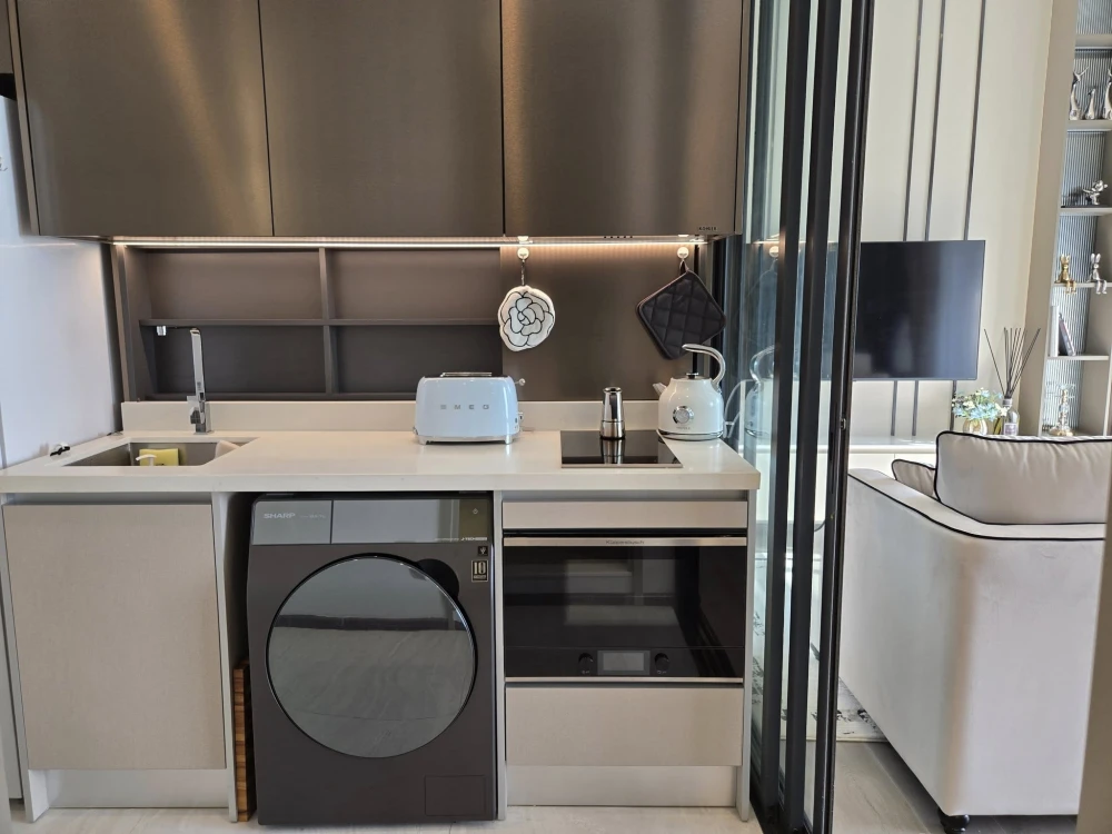 For rent: The Address Siam-Ratchathewi, 1 bedroom, 1 bathroom, beautifully decorated room, fully furnished, hurry and book now!