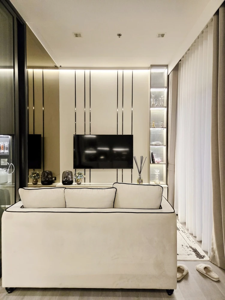 For rent: The Address Siam-Ratchathewi, 1 bedroom, 1 bathroom, beautifully decorated room, fully furnished, hurry and book now!