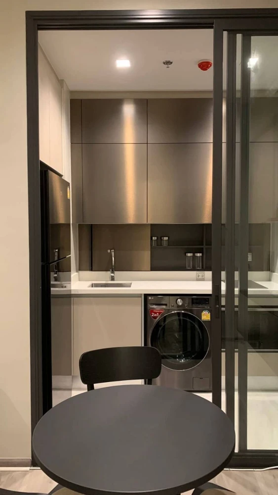 For rent: The Address Siam-Ratchathewi, 14th floor, fully furnished, ready to move in, book now, don't miss out.