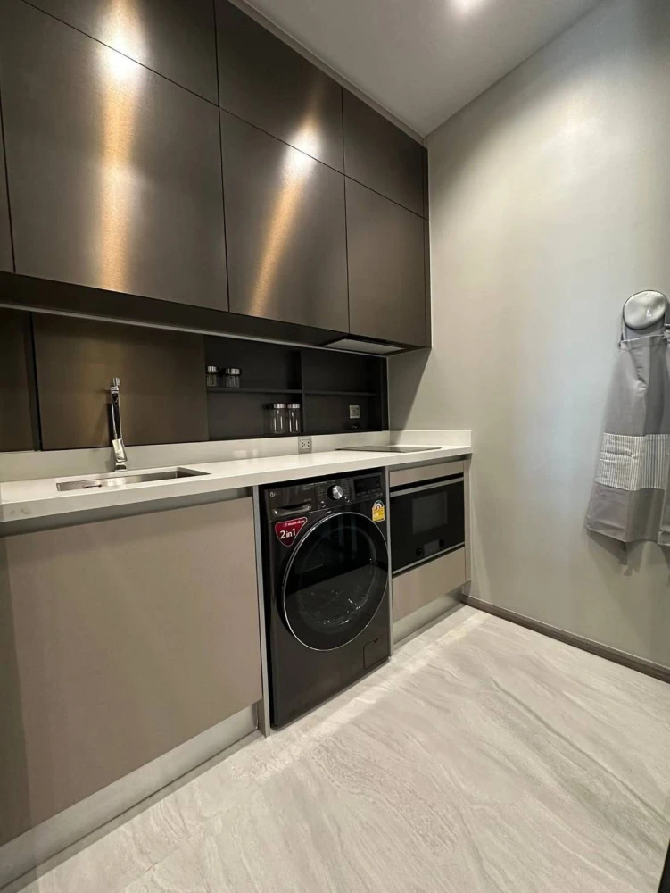 For rent: The Address Siam-Ratchathewi, 14th floor, fully furnished, ready to move in, book now, don't miss out.