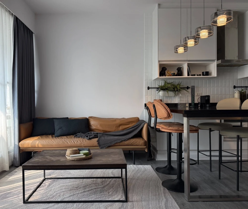 For rent: The Address Siam, 2 bedrooms, 1 bathroom. Stylish and beautifully decorated, a very comfortable place to live.