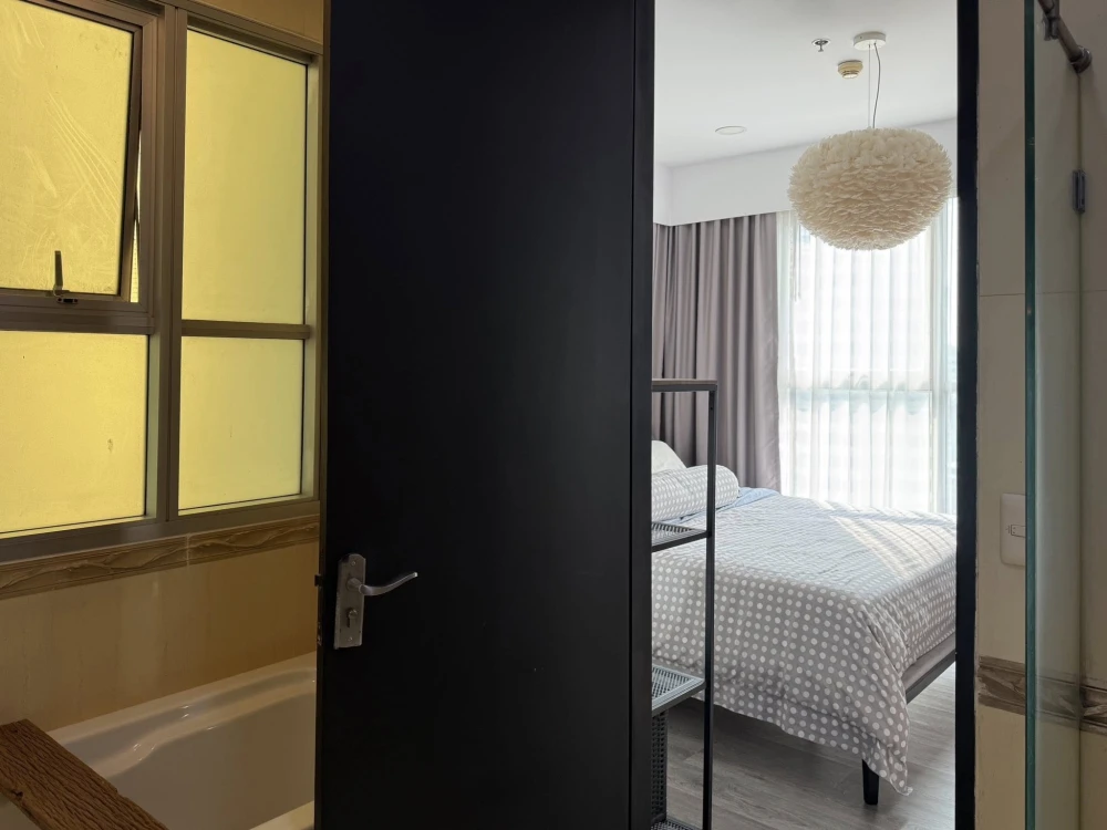For rent: The Address Siam, 2 bedrooms, 1 bathroom. Stylish and beautifully decorated, a very comfortable place to live.