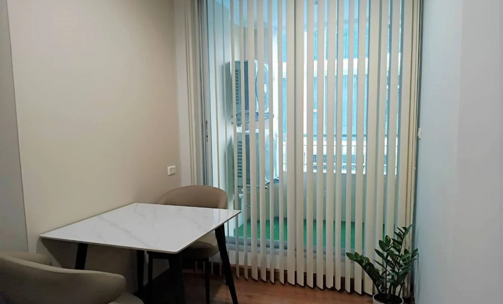 For rent: The Address Sukhumvit 42, 1 bedroom, 1 bathroom, spacious living area, fully furnished and equipped with amenities. Don't miss out!