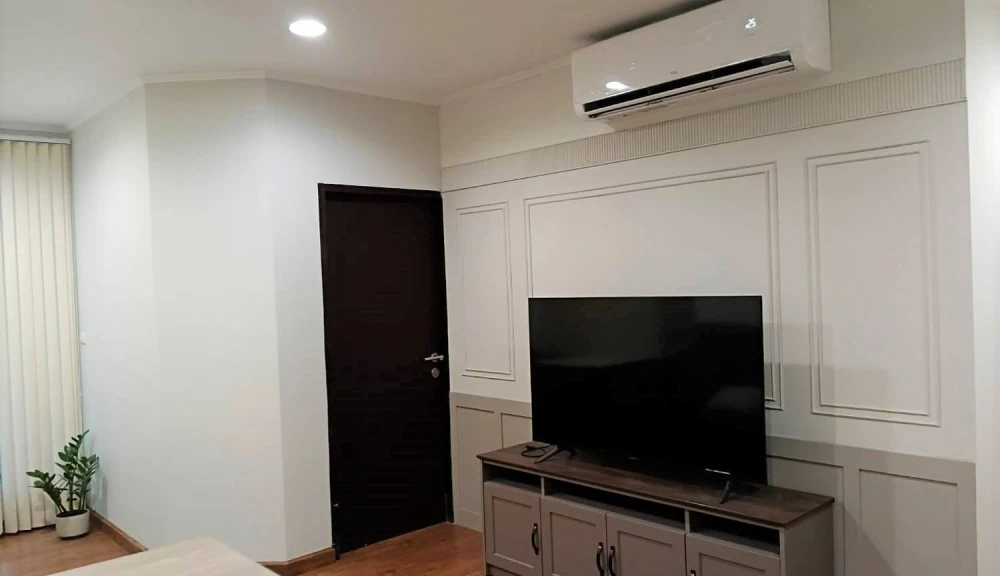 For rent: The Address Sukhumvit 42, 1 bedroom, 1 bathroom, spacious living area, fully furnished and equipped with amenities. Don't miss out!