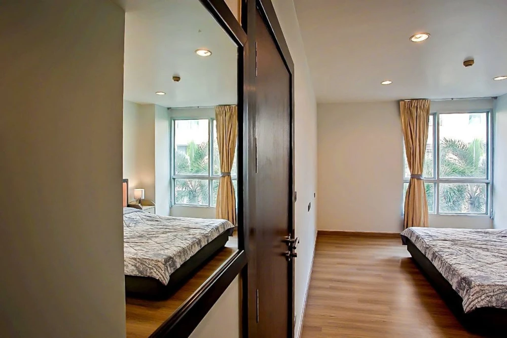 For rent: The Address Sukhumvit 42, fully furnished and ready to move in. Book now! (Quickly!)