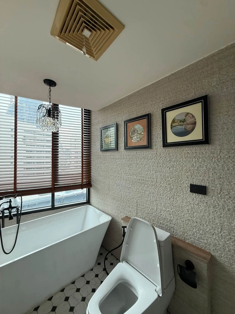 For Rent: The Alcove Thong Lo 10. The balcony door and frame have been upgraded to a soundproof system to minimize noise. The unit offers a very spaci