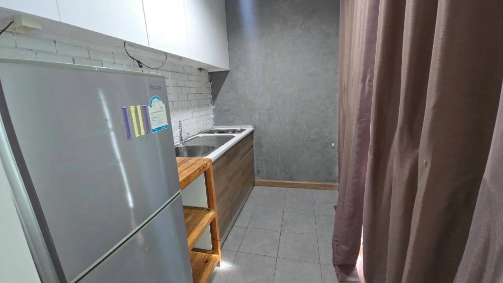 For rent: The Aspire Rama 4, 8th floor, corner unit, pool view, fully furnished. Book now!