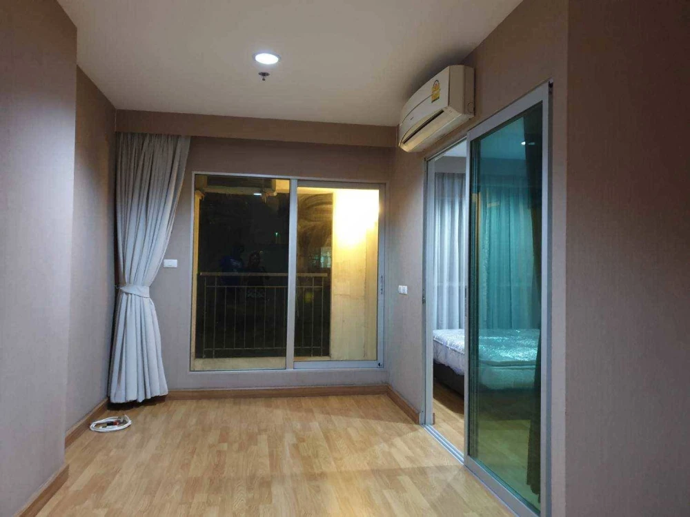 For rent: The Aspire Rama 4, spacious room, lots of usable space, 3rd floor, good location, complete facilities, don't miss it.