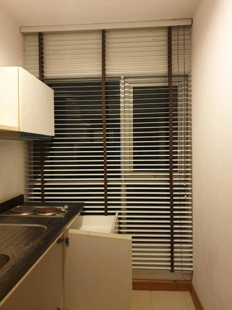 For rent: The Aspire Rama 4, spacious room, lots of usable space, 3rd floor, good location, complete facilities, don't miss it.