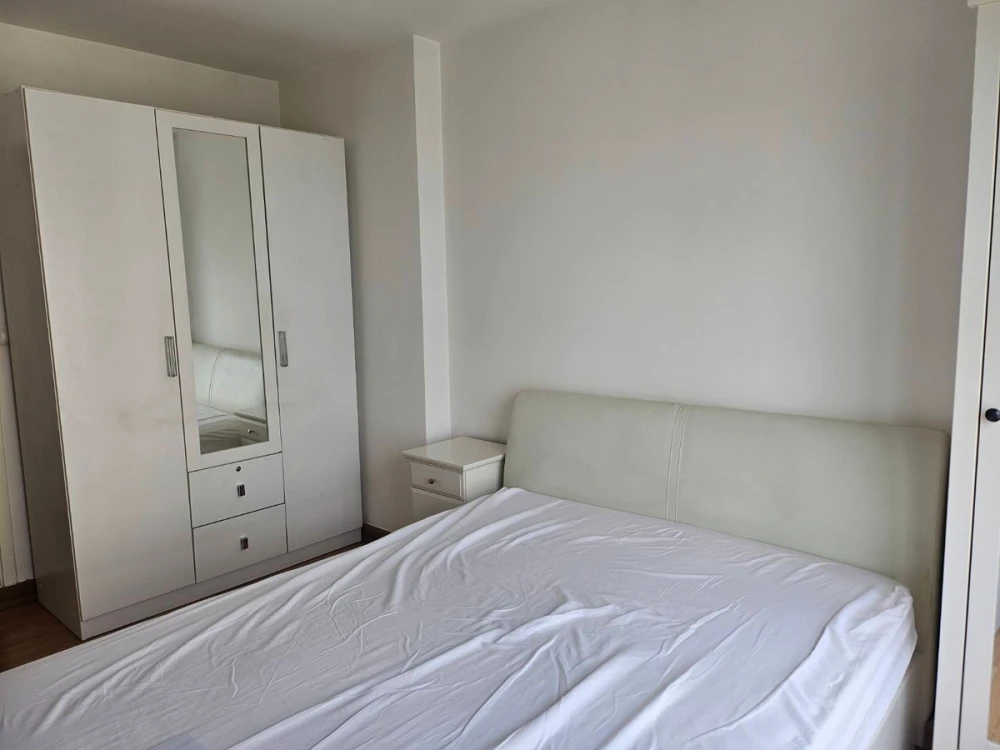 For rent or sale: The Aspire Rama 4, fully furnished room, ready to move in, just bring your bag, urgent!