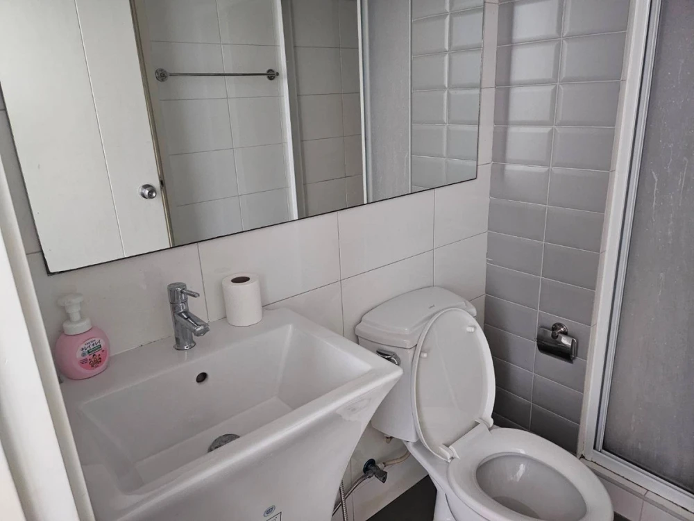For rent or sale: The Aspire Rama 4, fully furnished room, ready to move in, just bring your bag, urgent!