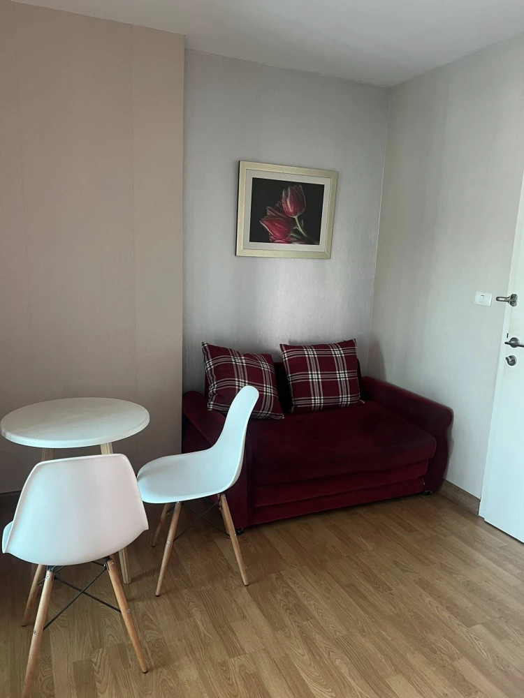 For rent: The Aspire Rama 4, Building A, 7th floor. Fully furnished, including washing machine. Ready to move in.