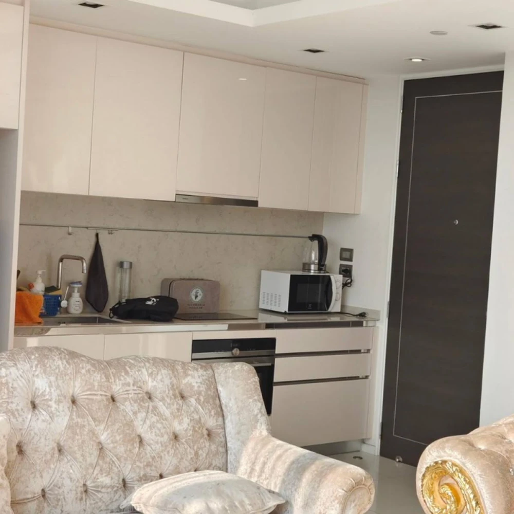 For rent: The Bangkok Sathorn, 33rd floor, river view, fully furnished. Book now!