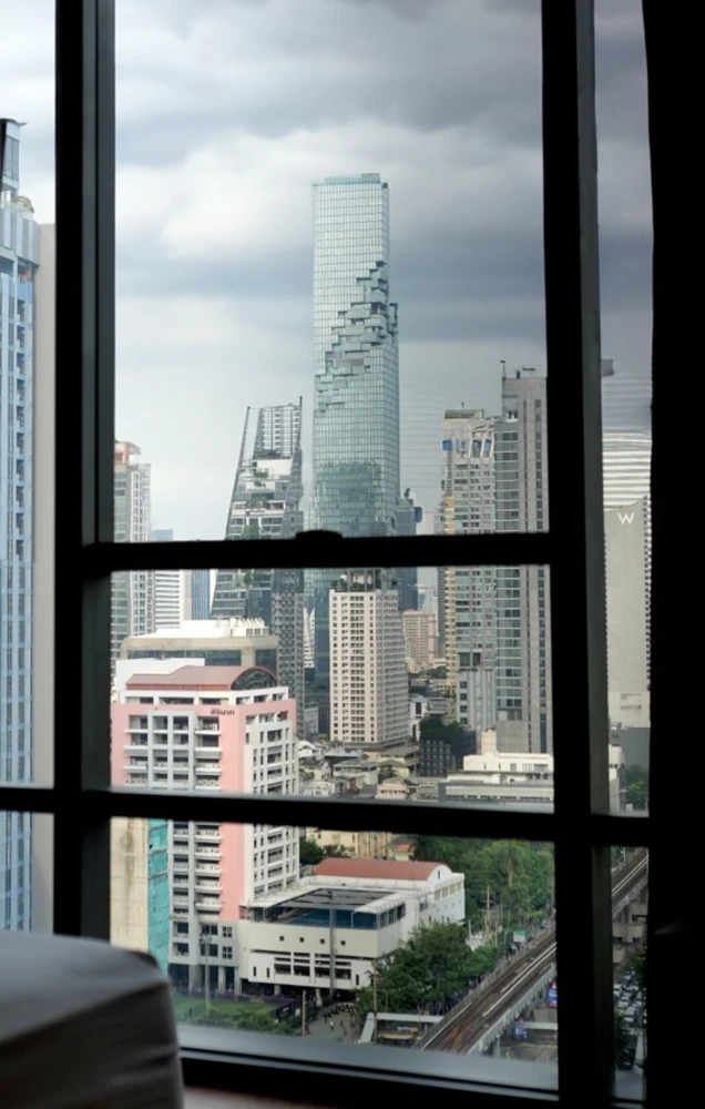 For rent: The Bangkok Sathorn, spacious room with plenty of usable space, complete amenities, beautiful city view, no blocking, reserve now!