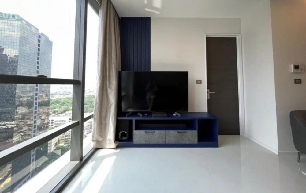 For rent: The Bangkok Sathorn, spacious room with plenty of usable space, complete amenities, beautiful city view, no blocking, reserve now!