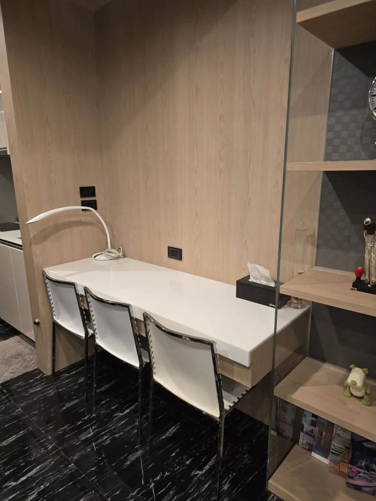 For rent: The Bangkok Sathorn, high floor unit, spacious and comfortable. Book now!