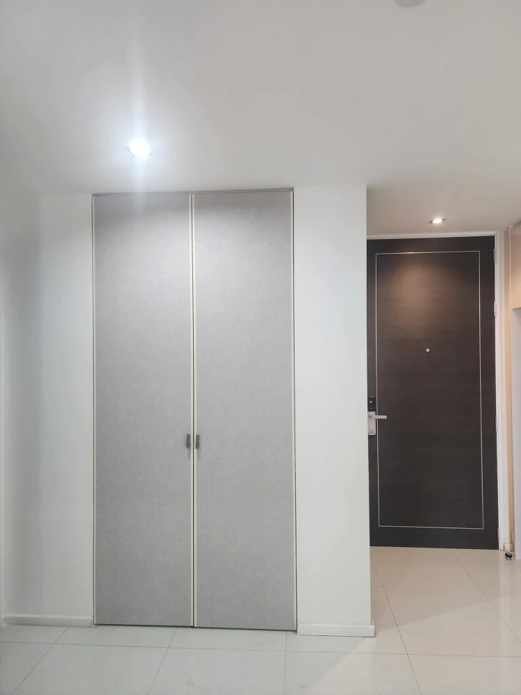 For rent: The Bangkok Sathorn, a nice room with plenty of usable space, good location, convenient transportation, book now!