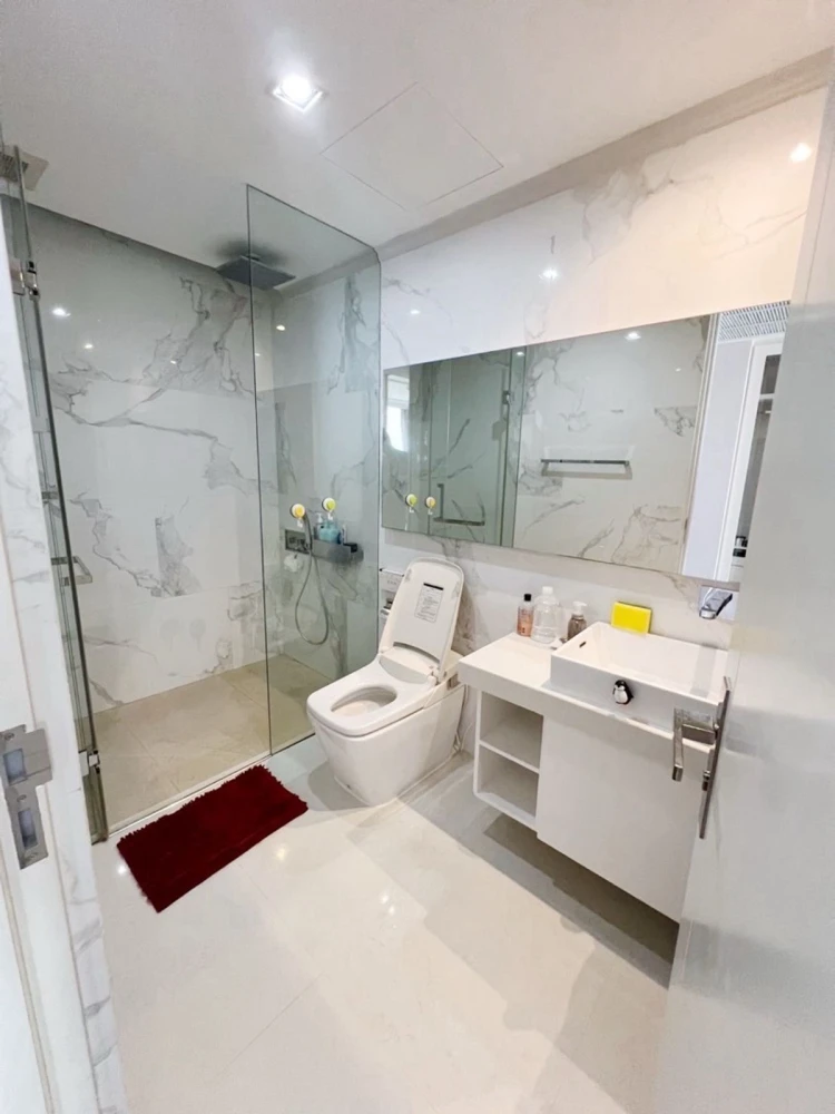 For rent: The Bangkok Sathorn, beautiful room, fully furnished, spacious, comfortable, reserve now, don't miss out!