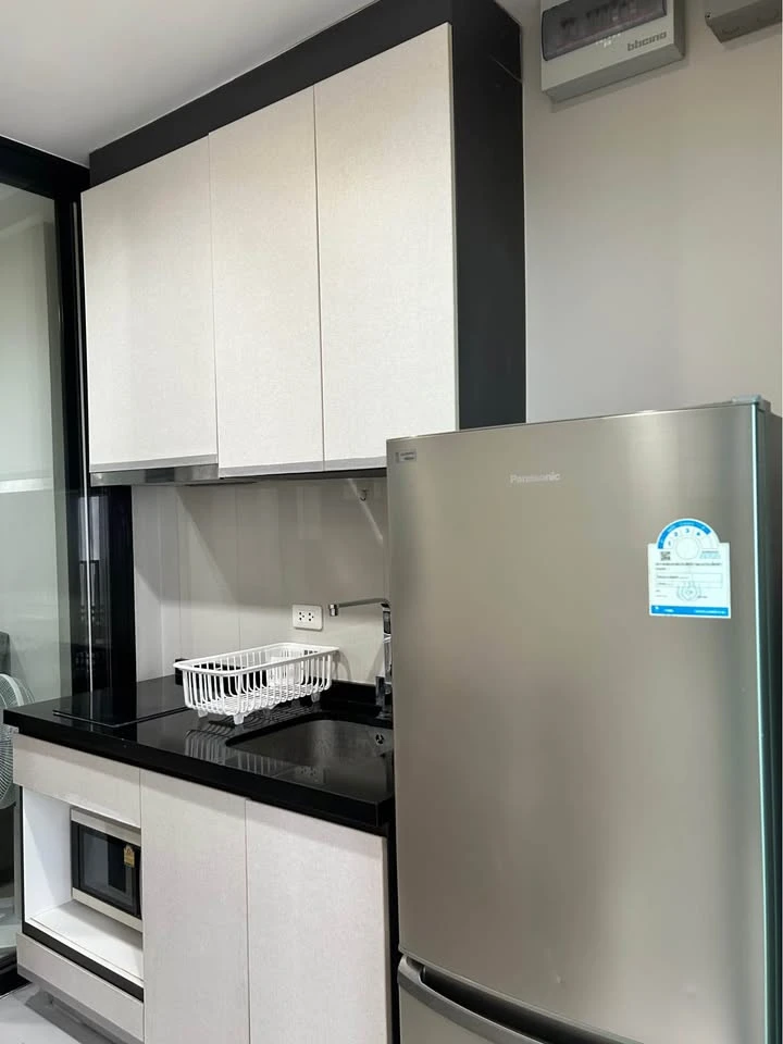For rent: The Base Central Pattaya, 18th floor, partial sea view! Furnished with premium furniture and fully equipped with appliances for your comfort