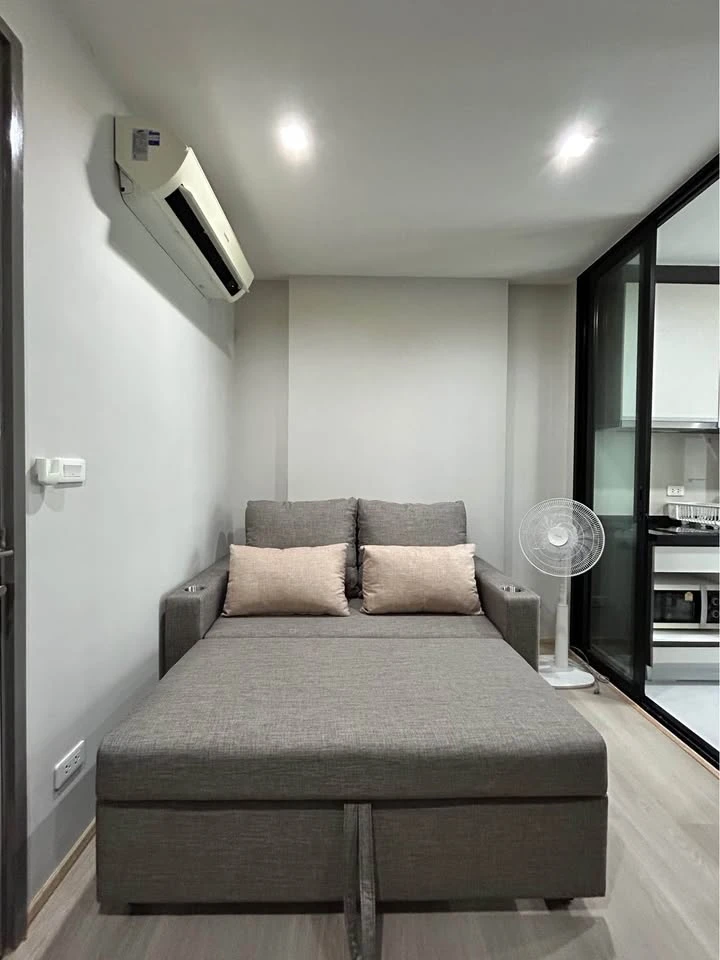 For rent: The Base Central Pattaya, 18th floor, partial sea view! Furnished with premium furniture and fully equipped with appliances for your comfort