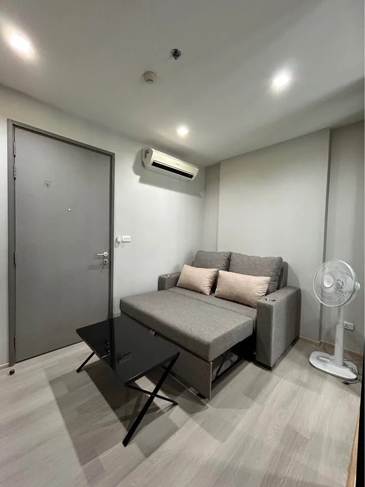 For rent: The Base Central Pattaya, 18th floor, partial sea view! Furnished with premium furniture and fully equipped with appliances for your comfort
