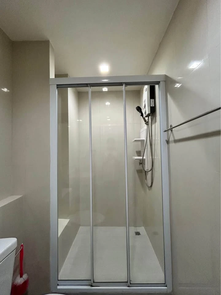 For rent: The Base Central Pattaya, 18th floor, partial sea view! Furnished with premium furniture and fully equipped with appliances for your comfort