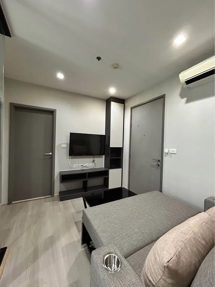 For rent: The Base Central Pattaya, 18th floor, partial sea view! Furnished with premium furniture and fully equipped with appliances for your comfort