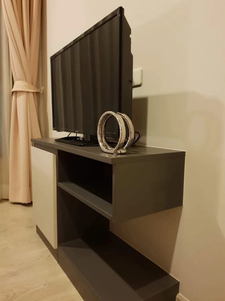 For rent: The Base Central Pattaya, pool view, with washing machine in the room. Ready to move in immediately.