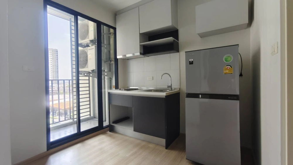 For rent: The BASE Chaengwattana, 9th floor, pool view, fully furnished, very livable. Book now!