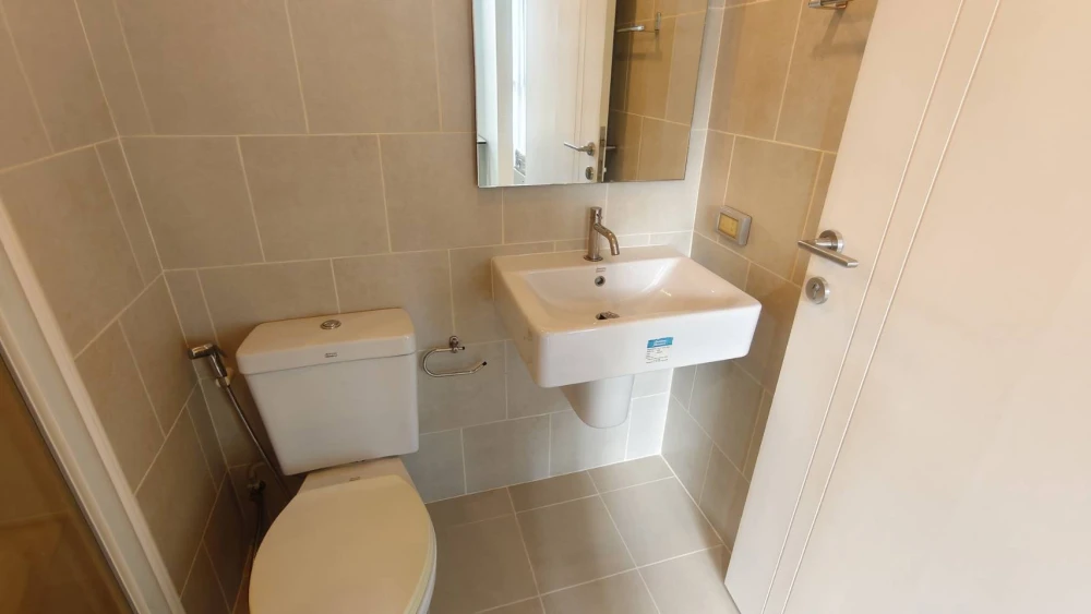 For rent: The BASE Chaengwattana, 9th floor, pool view, fully furnished, very livable. Book now!