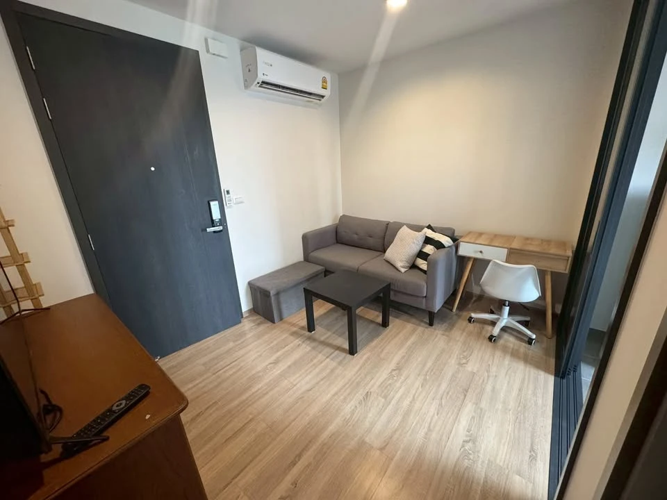 For rent: THE BASE Garden-Rama 9, 17th floor, fully furnished room, nice to live in, book now, don't miss out.