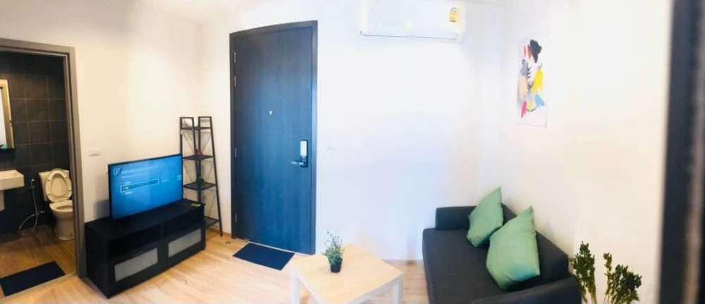 For rent: The Base Garden Rama 9, a nice room, complete with furniture and electrical appliances. You'll regret not booking it.