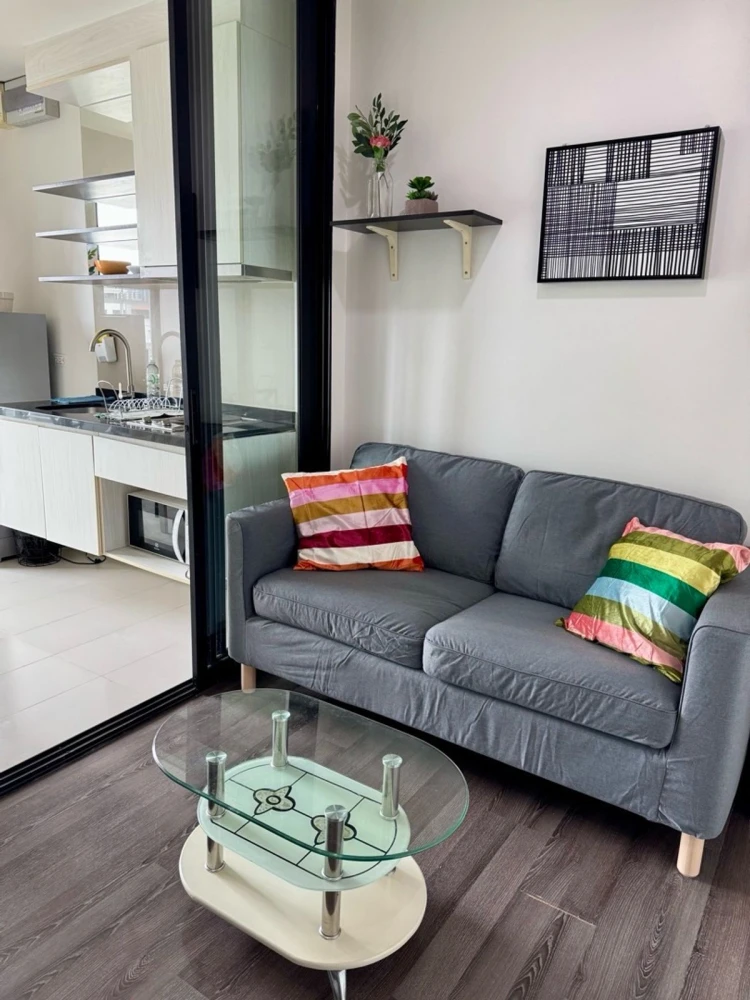For rent: The Base Park East, 1 bedroom, 1 bathroom, beautiful view, fully furnished and equipped, just bring your bags and move in!
