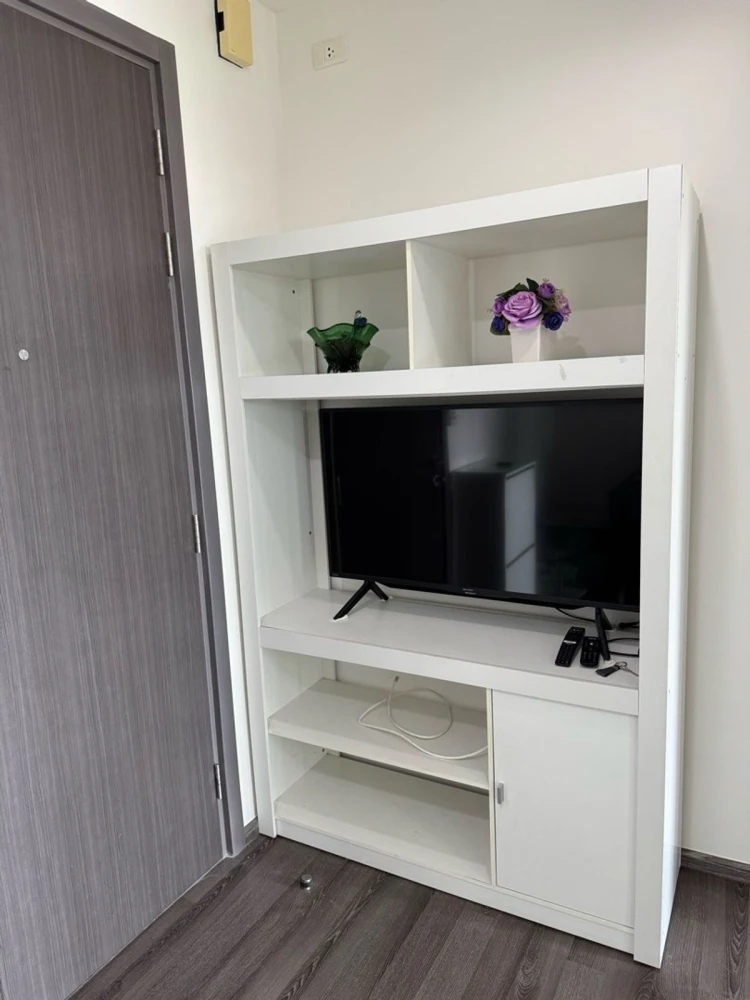 For rent: The Base Park East, 1 bedroom, 1 bathroom, beautiful view, fully furnished and equipped, just bring your bags and move in!