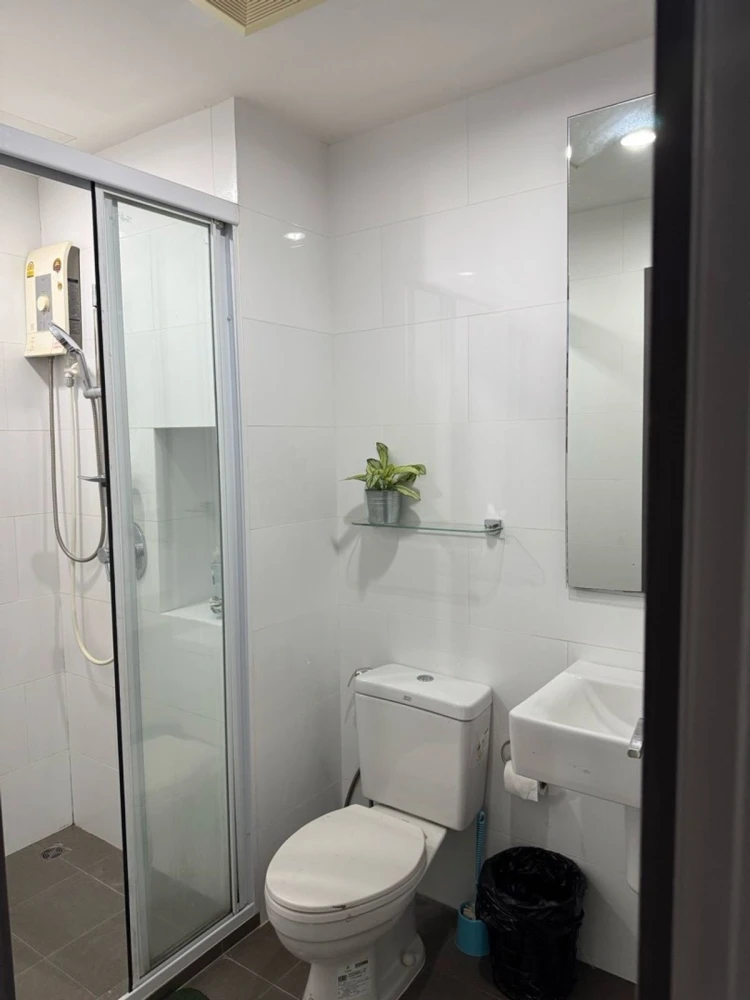 For rent: The Base Park East, 1 bedroom, 1 bathroom, beautiful view, fully furnished and equipped, just bring your bags and move in!