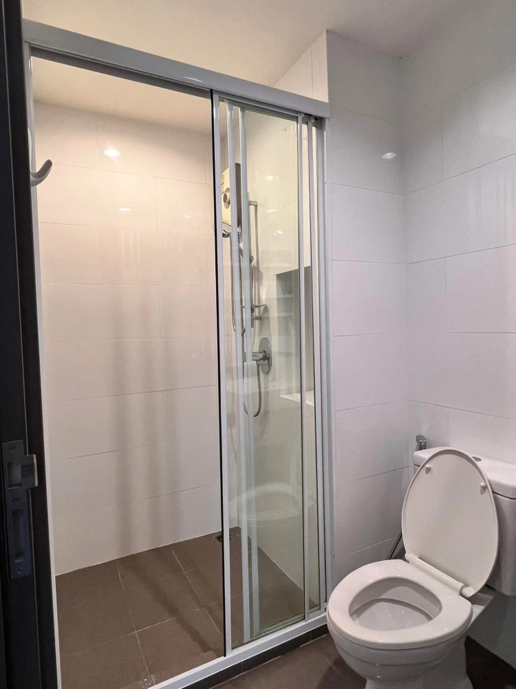 For rent: The Base Park East Sukhumvit 77, ready to move in, high floor, hurry and reserve now, fully furnished.