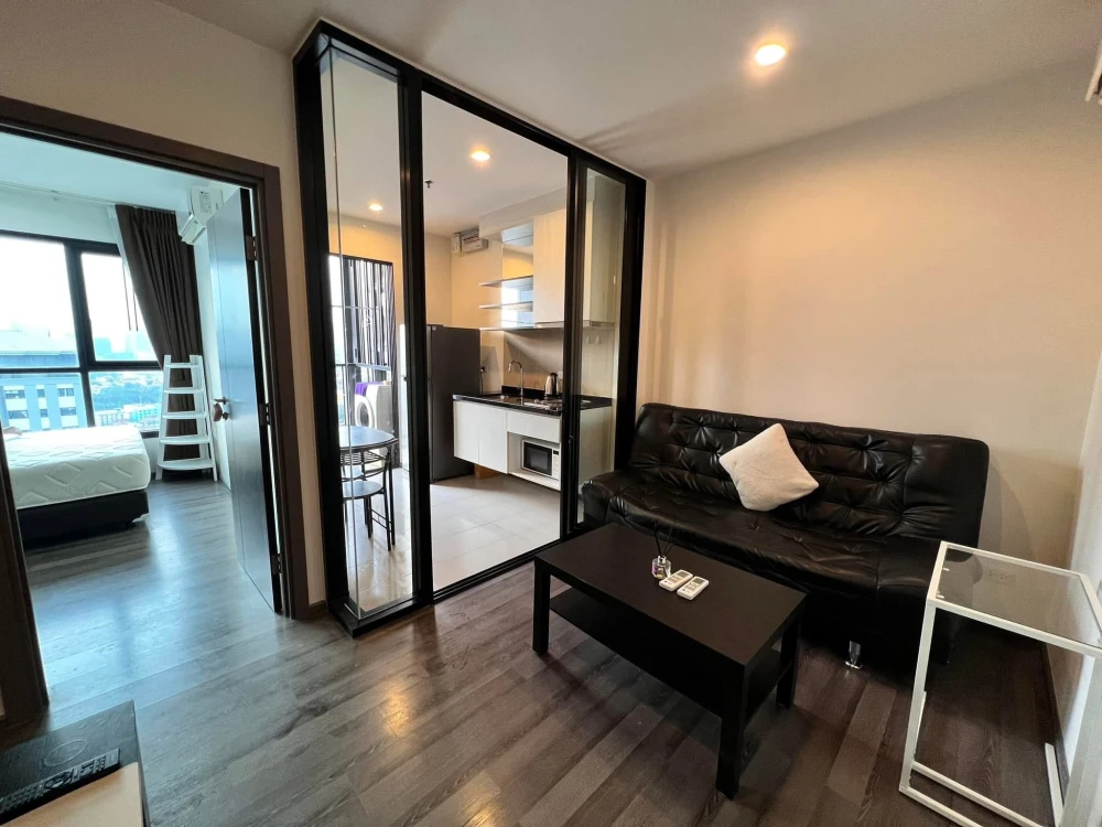 For rent: The Base Park East Sukhumvit 77, ready to move in, high floor, hurry and reserve now, fully furnished.