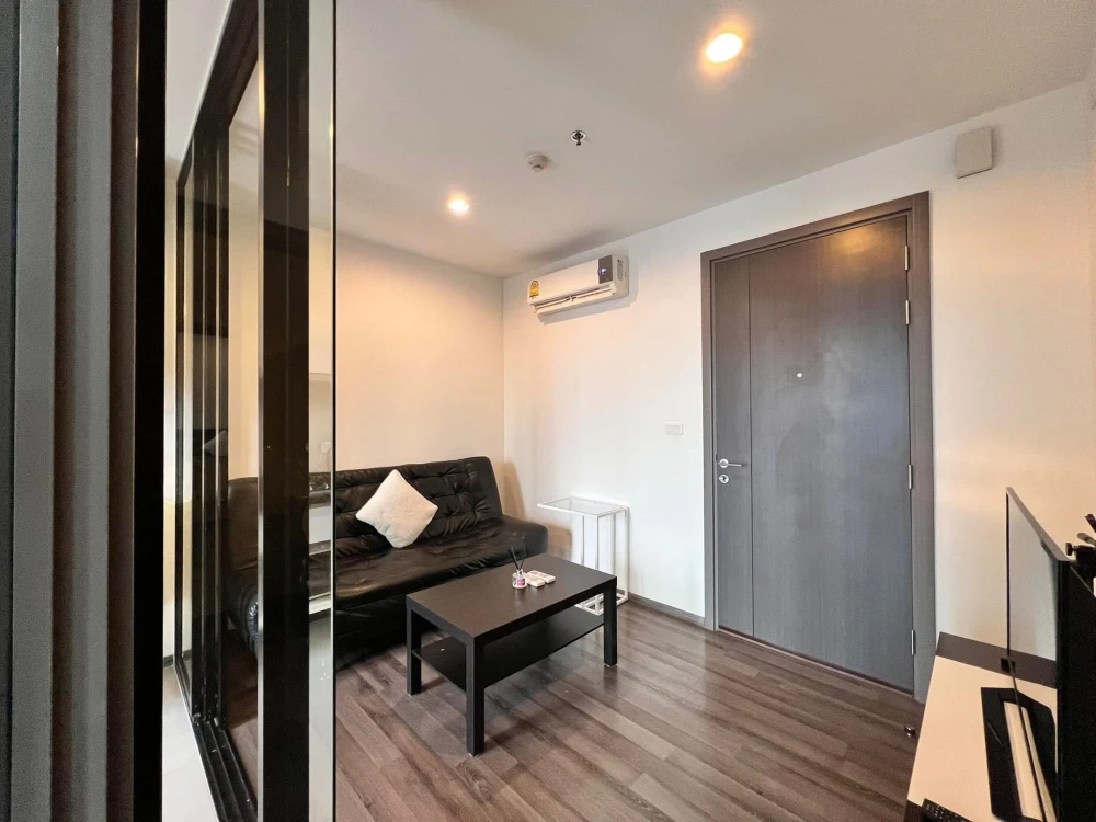 For rent: The Base Park East Sukhumvit 77, ready to move in, high floor, hurry and reserve now, fully furnished.