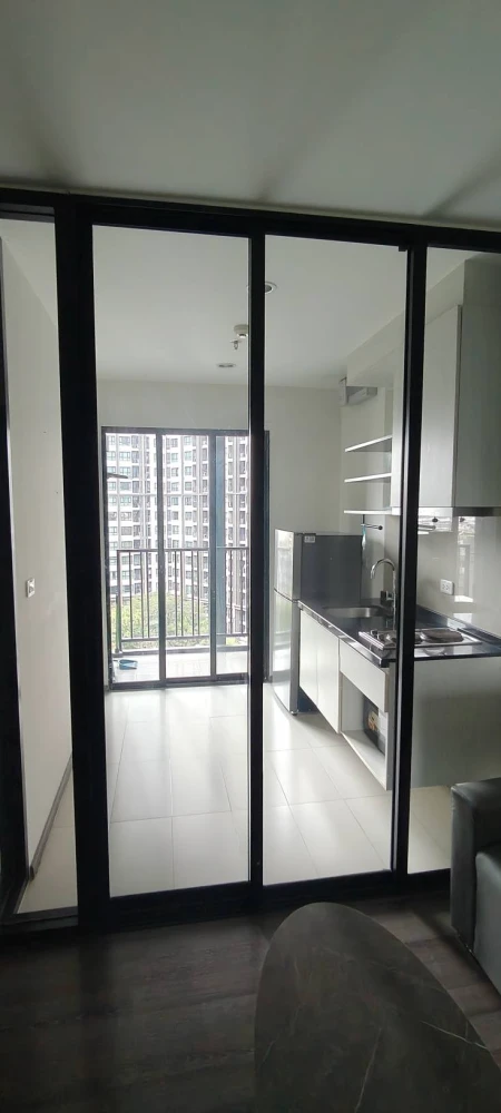 For rent: The Base Park East, ready to move in, fully furnished, complete amenities. Book now!