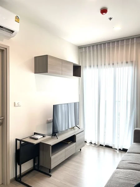 ให้เช่า The Base Phetchaburi Thonglor ห้องน่าอยู่ ชั้น 26 ได้วิวสูง เฟอร์ เครื่องใช้ไฟฟ้าครบ มาแต่ตัวเข้าอยู่ได้เลย