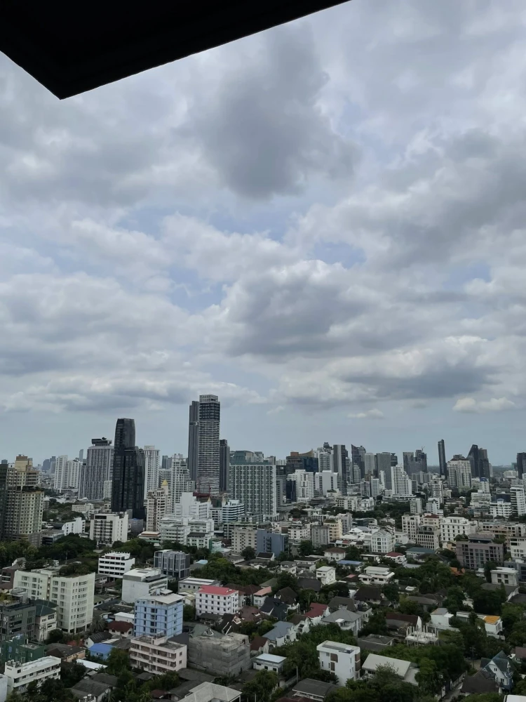 ให้เช่า The Base Phetchaburi Thonglor ห้องน่าอยู่ ชั้น 26 ได้วิวสูง เฟอร์ เครื่องใช้ไฟฟ้าครบ มาแต่ตัวเข้าอยู่ได้เลย