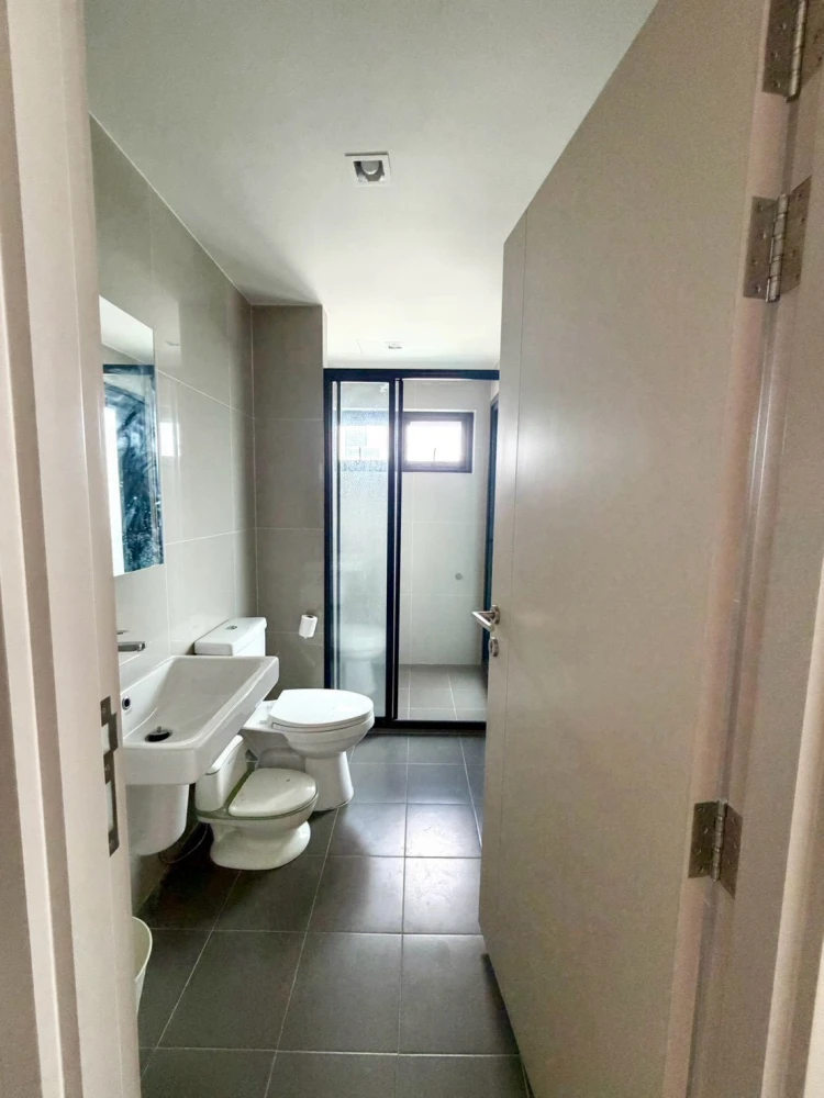 For rent: The Base Phetchaburi-Thonglor, large corner unit, fully furnished with appliances. Just bring your bags and move in!