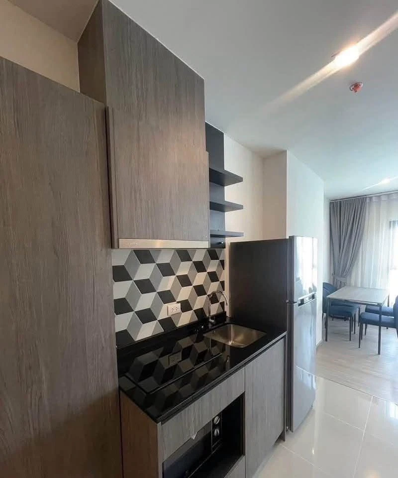 For rent: The Base Phetchaburi–Thonglor. Nicely decorated room with complete amenities. Fully furnished with appliances. Book now!