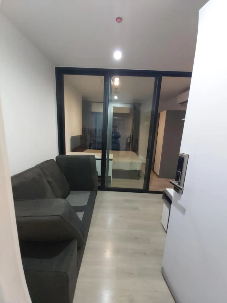 For rent: The Base Phetkasem, high floor unit, good ventilation, corner unit. Book now before it's too late! +++