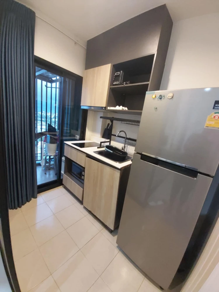 For rent: The Base Phetkasem, high floor unit, good ventilation, corner unit. Book now before it's too late! +++