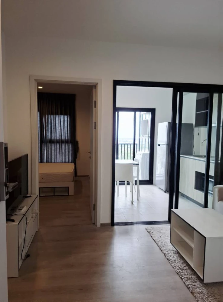 For rent: THE BASE PHETKASEM, ready to move in, fully furnished, high floor, spacious and comfortable room, reserve now.