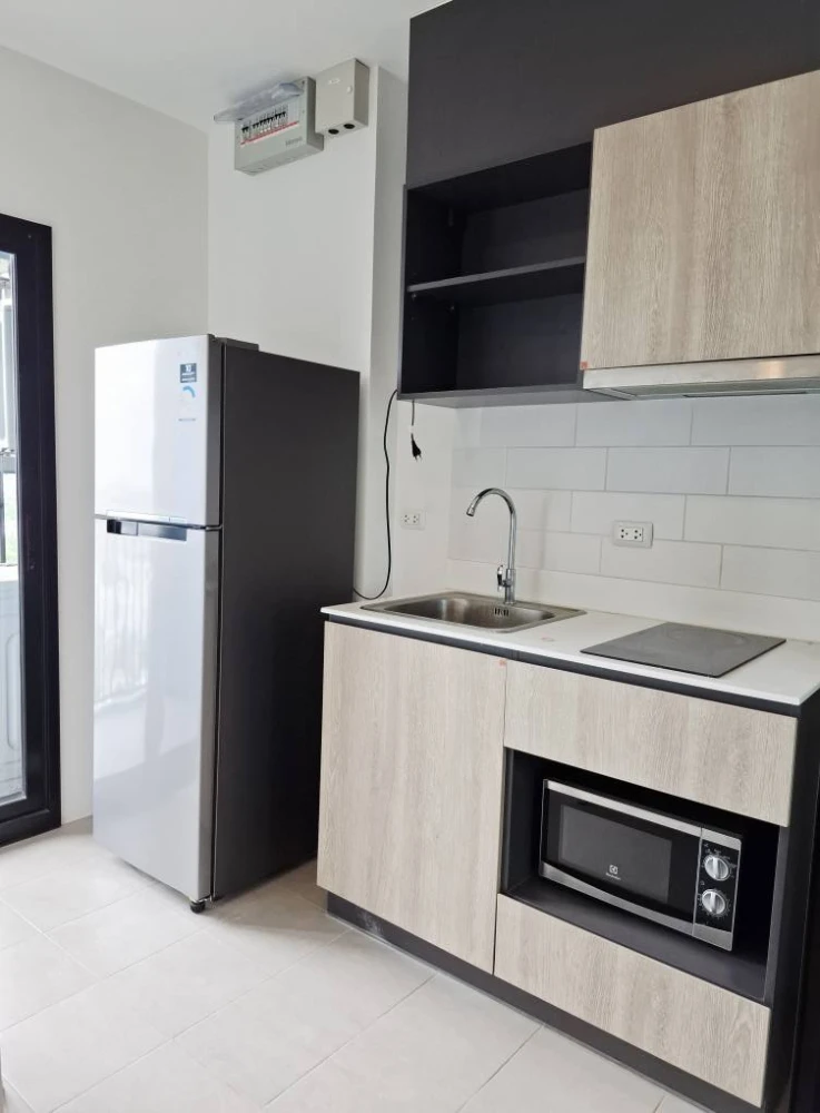 For rent: THE BASE PHETKASEM, ready to move in, fully furnished, high floor, spacious and comfortable room, reserve now.