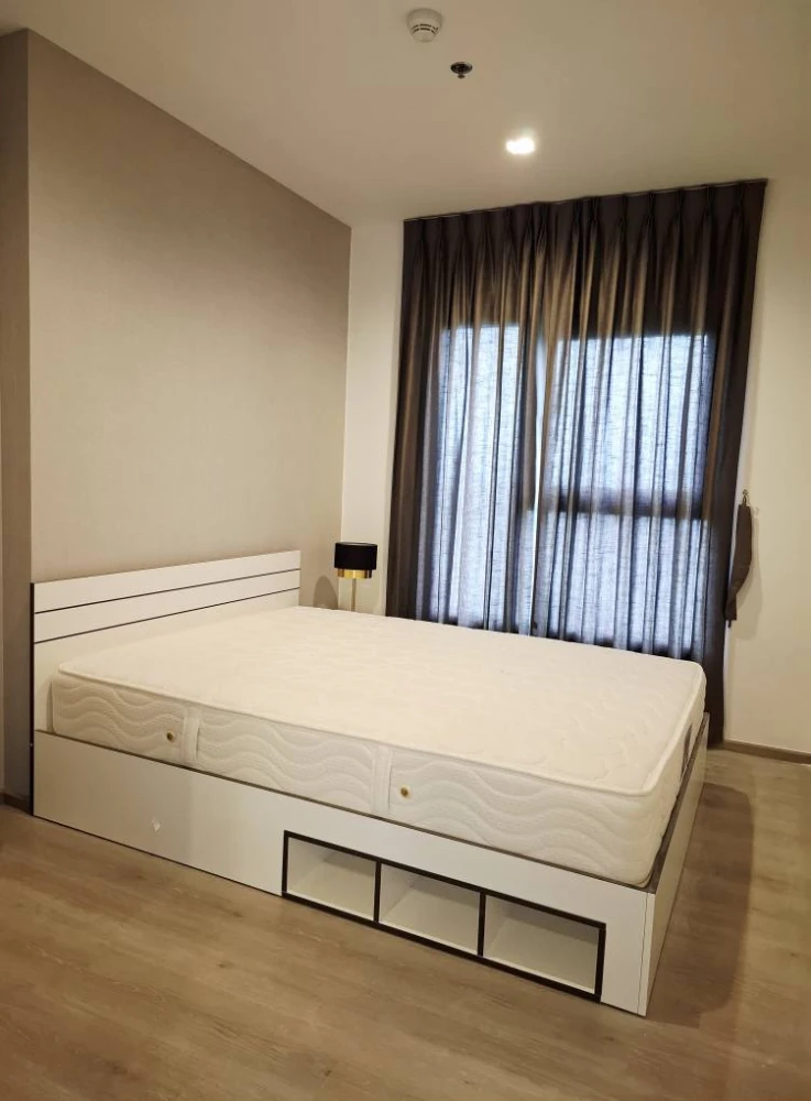 For rent: THE BASE PHETKASEM, ready to move in, fully furnished, high floor, spacious and comfortable room, reserve now.